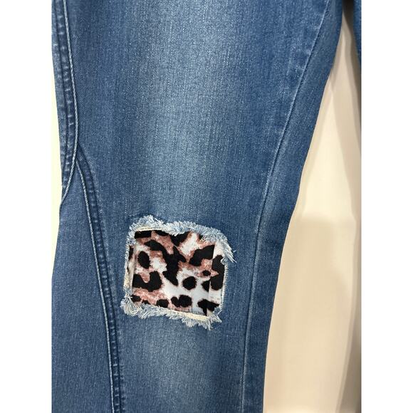 Tracies Leopard Patch Flare Jeans L Bell Bottom Pull On Stretch Denim Boho - Picture 7 of 11